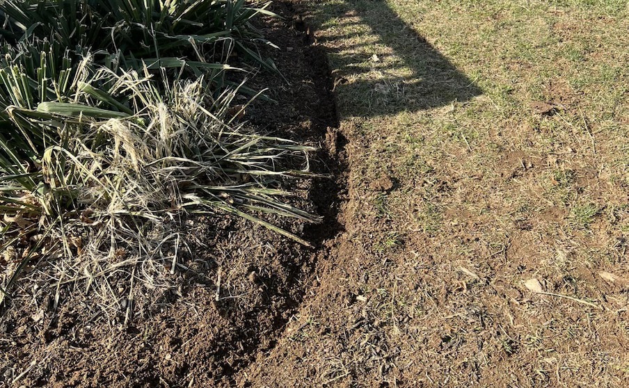 Image of edging service.